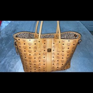 MCM LARGE REVERSIBLE LIZ SHOPPER